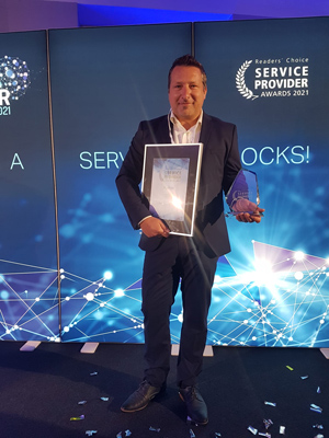 Marketingleiter Christian Fitz freut sich über Platin in der Kategorie Cloud Server.